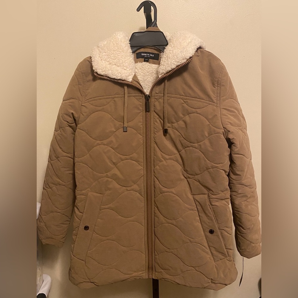 Kenneth Cole Women’s Large - with Quilted Design and Sherpa Collar DONATED